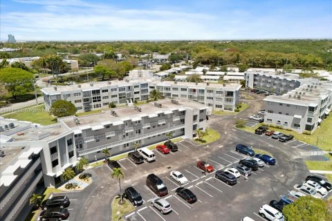 Condo in Hollywood, Florida, 1 bedroom  № 1849277 - photo 5