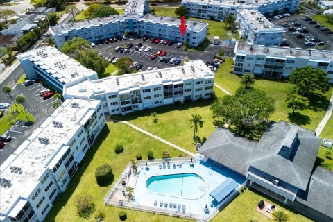 Condo in Hollywood, Florida, 1 bedroom  № 1849277 - photo 6
