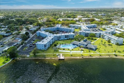 Condo in Hollywood, Florida, 1 bedroom  № 1849277 - photo 7