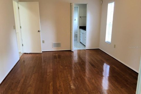 House in Sarasota, Florida 3 bedrooms, 153.01 sq.m. № 2216096 - photo 4