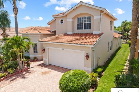 House in Wimauma, Florida 4 bedrooms, 260.03 sq.m. № 2133792 - photo 2