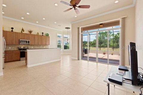 House in Wimauma, Florida 4 bedrooms, 260.03 sq.m. № 2133792 - photo 11