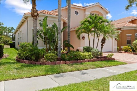 House in Wimauma, Florida 4 bedrooms, 260.03 sq.m. № 2133792 - photo 6