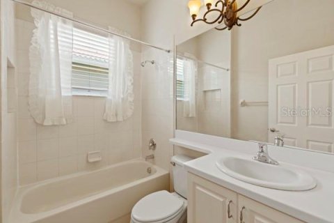 House in Wimauma, Florida 4 bedrooms, 260.03 sq.m. № 2133792 - photo 28