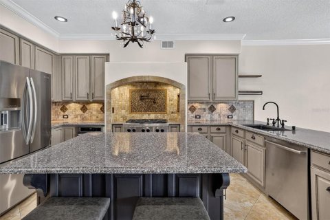 House in Oviedo, Florida 4 bedrooms, 361.02 sq.m. № 2393733 - photo 8