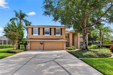 House in Oviedo, Florida 4 bedrooms, 361.02 sq.m. № 2393733 - photo 2