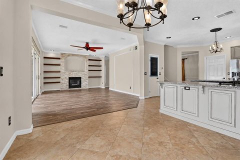 House in Oviedo, Florida 4 bedrooms, 361.02 sq.m. № 2393733 - photo 22