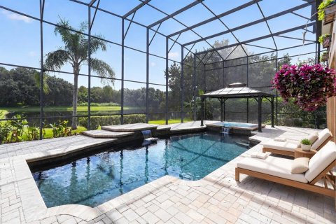 House in Oviedo, Florida 4 bedrooms, 361.02 sq.m. № 2393733 - photo 3