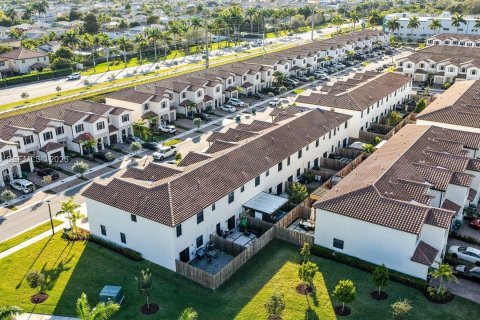 Touwnhouse à vendre à Homestead, Floride: 3 chambres, 157.47 m2 № 2066724 - photo 3