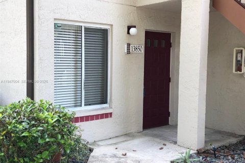 Снять в аренду кондоминиум в Майами, Флорида 2 спальни, 90.86м2, № 2003753 - фото 16