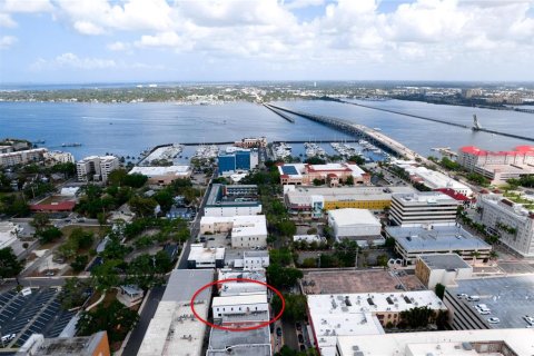 Immobilier commercial à louer à Bradenton, Floride: 903.47 m2 № 2308427 - photo 7