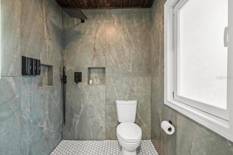 Casa en venta en Clearwater, Florida, 3 dormitorios, 173.91 m2 № 1913378 - foto 13
