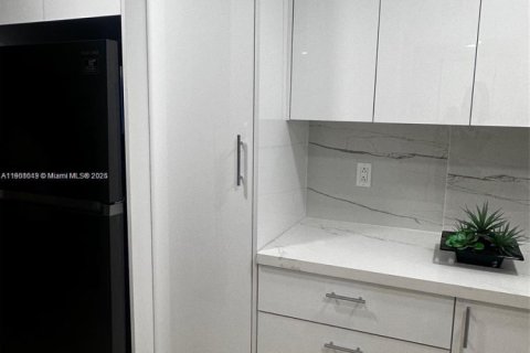 Снять в аренду кондоминиум в Корал-Спрингс, Флорида 2 спальни, 71.26м2, № 1964361 - фото 5