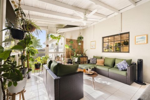 Купить виллу или дом в Майами, Флорида 4 спальни, 141.12м2, № 2050298 - фото 16