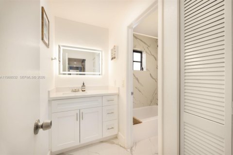 Купить виллу или дом в Майами, Флорида 4 спальни, 141.12м2, № 2050298 - фото 18