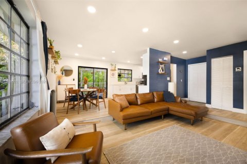 Купить виллу или дом в Майами, Флорида 4 спальни, 141.12м2, № 2050298 - фото 3