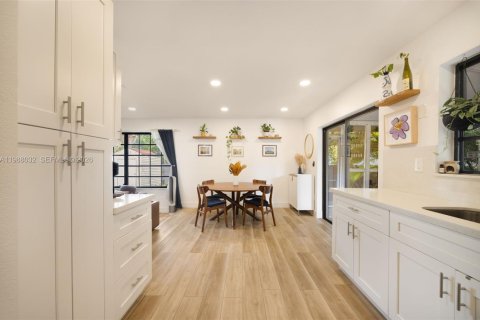 Купить виллу или дом в Майами, Флорида 4 спальни, 141.12м2, № 2050298 - фото 8