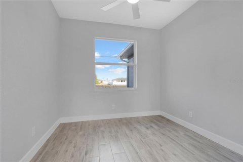 Casa en venta en Cape Coral, Florida, 3 dormitorios, 160.35 m2 № 2094188 - foto 23