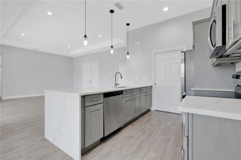Casa en venta en Cape Coral, Florida, 3 dormitorios, 160.35 m2 № 2094188 - foto 13