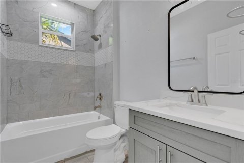 Casa en venta en Cape Coral, Florida, 3 dormitorios, 160.35 m2 № 2094188 - foto 21