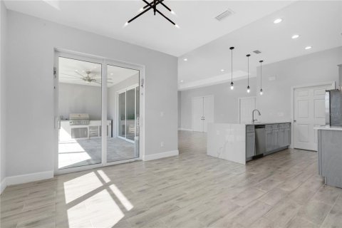 Casa en venta en Cape Coral, Florida, 3 dormitorios, 160.35 m2 № 2094188 - foto 15