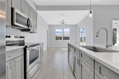 Casa en venta en Cape Coral, Florida, 3 dormitorios, 160.35 m2 № 2094188 - foto 11