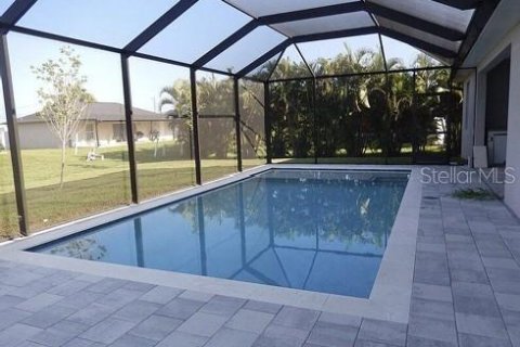 Casa en venta en Cape Coral, Florida, 3 dormitorios, 160.35 m2 № 2094188 - foto 2