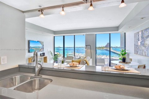 Condo in Miami, Florida, 1 bedroom  № 1811287 - photo 5