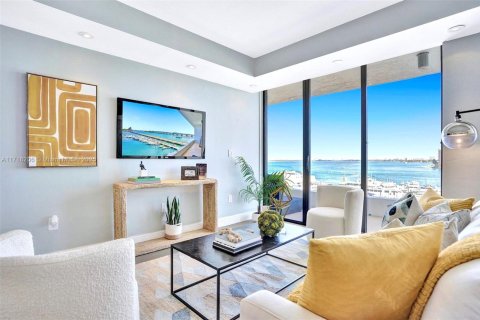 Condo in Miami, Florida, 1 bedroom  № 1811287 - photo 2