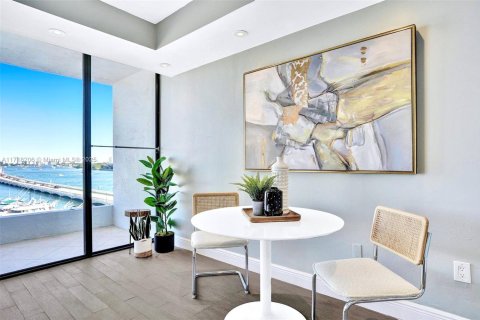 Condo in Miami, Florida, 1 bedroom  № 1811287 - photo 7