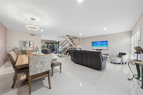 Copropriété à vendre à Miami, Floride: 3 chambres, 164.44 m2 № 2387787 - photo 5