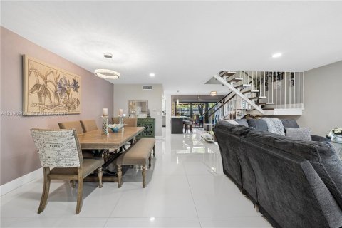 Copropriété à vendre à Miami, Floride: 3 chambres, 164.44 m2 № 2387787 - photo 4