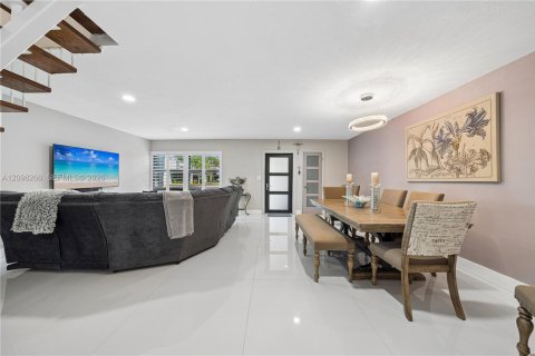 Copropriété à vendre à Miami, Floride: 3 chambres, 164.44 m2 № 2387787 - photo 8