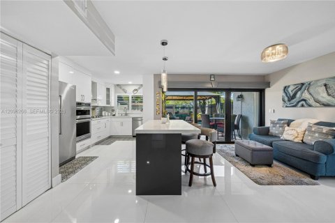 Copropriété à vendre à Miami, Floride: 3 chambres, 164.44 m2 № 2387787 - photo 12