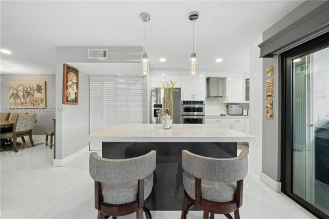 Copropriété à vendre à Miami, Floride: 3 chambres, 164.44 m2 № 2387787 - photo 14