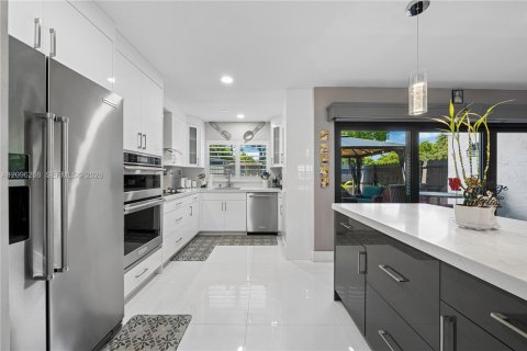 Copropriété à vendre à Miami, Floride: 3 chambres, 164.44 m2 № 2387787 - photo 16