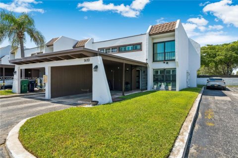 Copropriété à vendre à Miami, Floride: 3 chambres, 164.44 m2 № 2387787 - photo 2