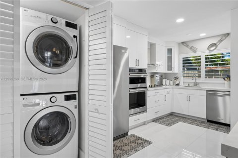 Copropriété à vendre à Miami, Floride: 3 chambres, 164.44 m2 № 2387787 - photo 15