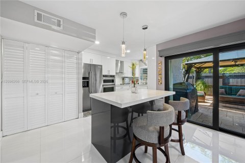 Copropriété à vendre à Miami, Floride: 3 chambres, 164.44 m2 № 2387787 - photo 13