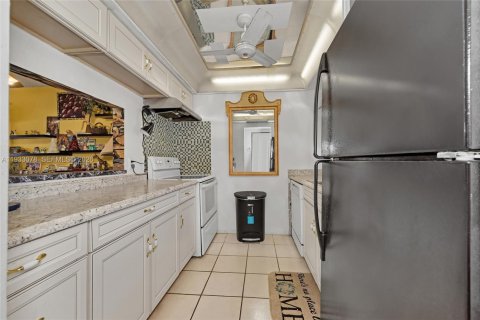Copropriété à vendre à Royal Palm Beach, Floride: 2 chambres, 101.08 m2 № 2061811 - photo 9