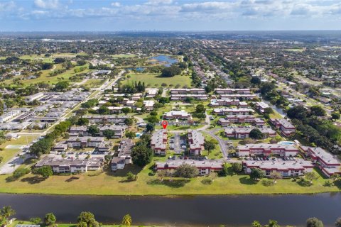 Copropriété à vendre à Royal Palm Beach, Floride: 2 chambres, 101.08 m2 № 2061811 - photo 25