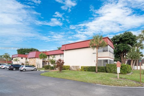 Copropriété à vendre à Royal Palm Beach, Floride: 2 chambres, 101.08 m2 № 2061811 - photo 28