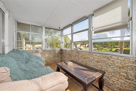 Copropriété à vendre à Royal Palm Beach, Floride: 2 chambres, 101.08 m2 № 2061811 - photo 7