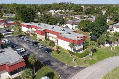 Copropriété à vendre à Royal Palm Beach, Floride: 2 chambres, 101.08 m2 № 2061811 - photo 27