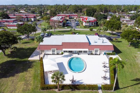Copropriété à vendre à Royal Palm Beach, Floride: 2 chambres, 101.08 m2 № 2061811 - photo 29