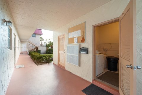 Copropriété à vendre à Royal Palm Beach, Floride: 2 chambres, 101.08 m2 № 2061811 - photo 20