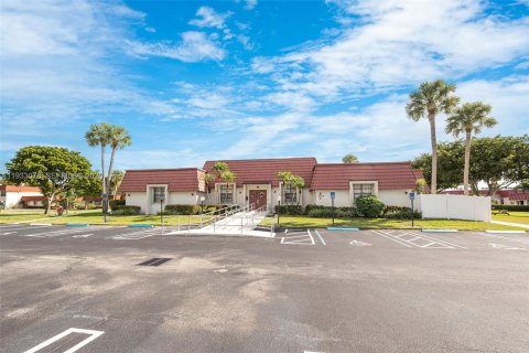 Copropriété à vendre à Royal Palm Beach, Floride: 2 chambres, 101.08 m2 № 2061811 - photo 19