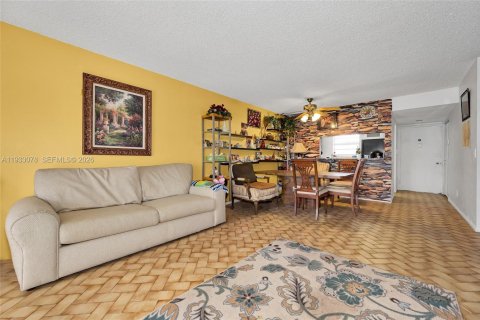 Copropriété à vendre à Royal Palm Beach, Floride: 2 chambres, 101.08 m2 № 2061811 - photo 5