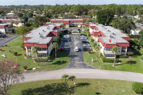 Copropriété à vendre à Royal Palm Beach, Floride: 2 chambres, 101.08 m2 № 2061811 - photo 24