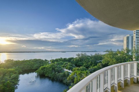 Condo in Riviera Beach, Florida, 3 bedrooms  № 2081911 - photo 25